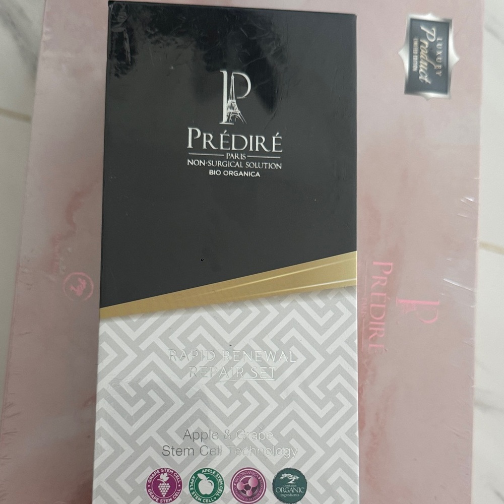 Black and Gold Skincare Set